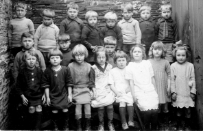 St Neot School Class 1 1927